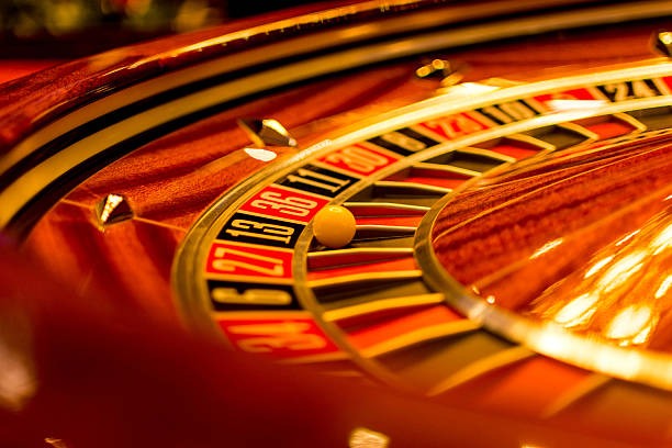 elang77 mobile app interface showing sportsbook, live casino, and slot games